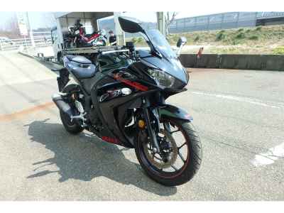Yamaha YZF-R25 2015