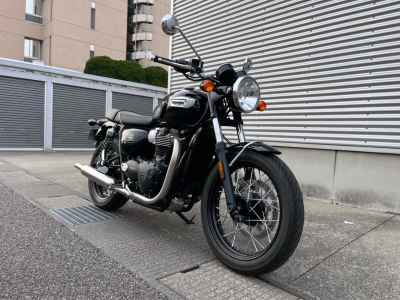 Triumph Bonneville T100 2025