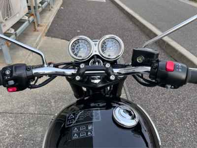 Triumph Bonneville T100 2025