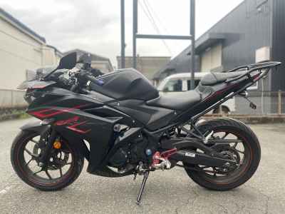 Yamaha YZF-R25 2017