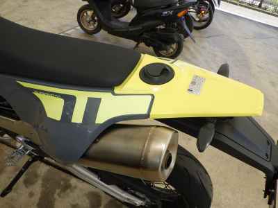 Husqvarna 701 Supermoto 2024