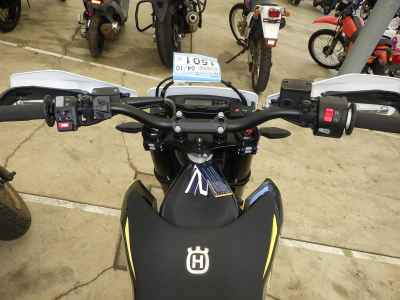 Husqvarna 701 Supermoto 2024
