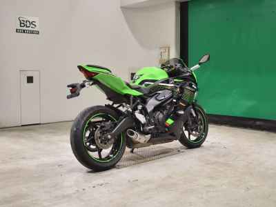 Kawasaki Ninja ZX-25R 2021