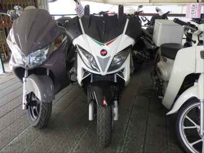 Aprilia SR Max 300 2012