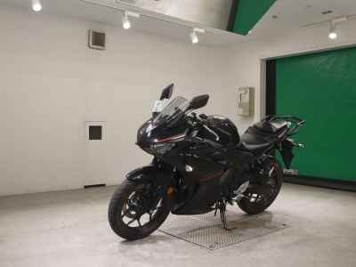Yamaha YZF-R25 2018