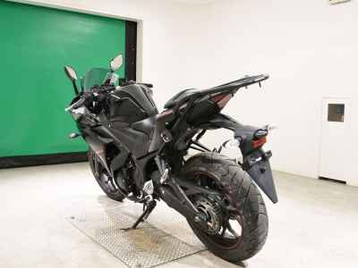 Yamaha YZF-R25 2018
