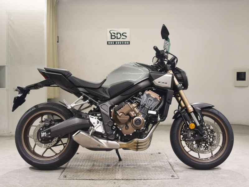 Honda CB650R E-Clutch 2024