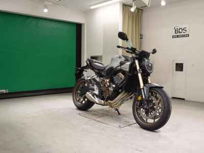 Honda CB650R E-Clutch 2024