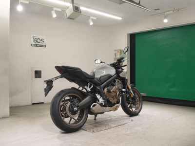 Honda CB650R E-Clutch 2024