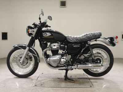 Kawasaki W800 2025