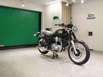 Kawasaki W800 2025