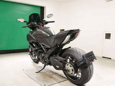Ducati Diavel Carbon 2011
