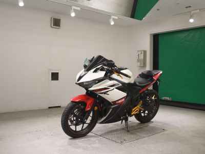 Yamaha YZF-R25 2016