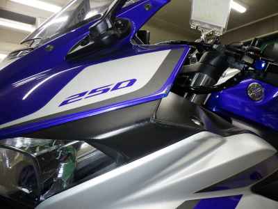 Yamaha YZF-R25 2015