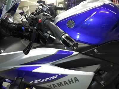 Yamaha YZF-R25 2015