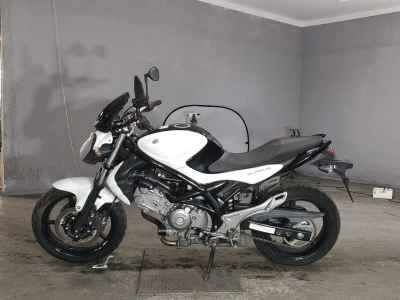 Suzuki Gladius SFV650 2013