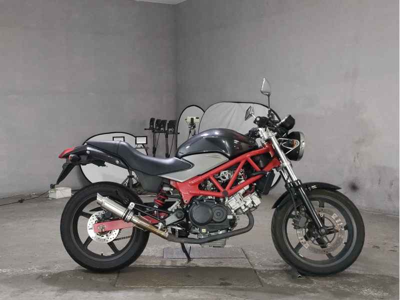 Honda VTR250 2011