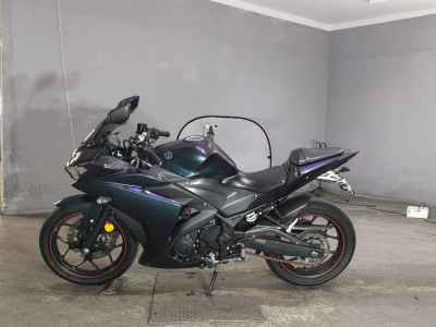 Yamaha YZF-R25 2015