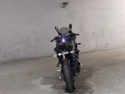 Yamaha YZF-R25 2015