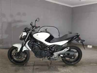 Suzuki Gladius SFV400 2014