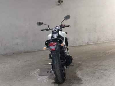 Suzuki Gladius SFV400 2014