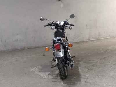 Yamaha SR400 2020