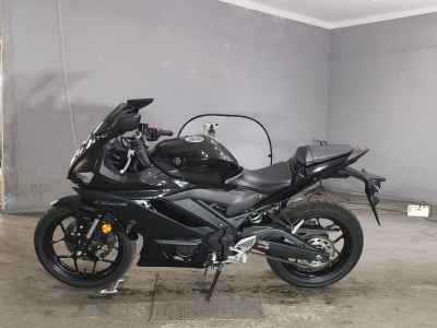 Yamaha YZF-R25 2023