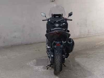 Yamaha TMAX 560 2025