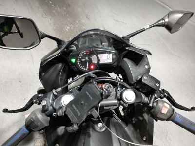 Yamaha YZF-R25 2015