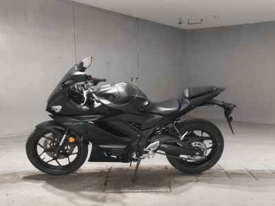 Yamaha YZF-R25 2023