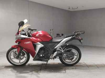 Honda CBR250R 2011