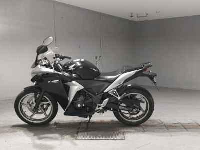 Honda CBR250R 2011