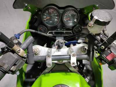 Kawasaki GPZ400R 2048