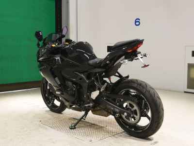 Kawasaki Ninja ZX-25R 2021