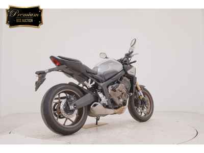 Honda CB650R E-Clutch 2024