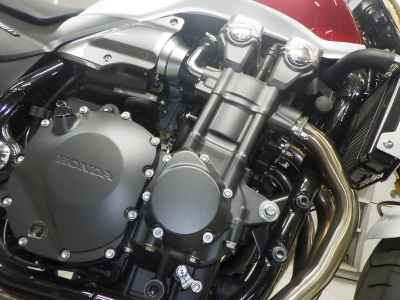 Honda CB1300SF 2025