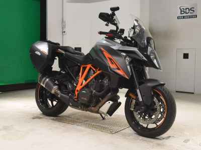 KTM 1290 Super Duke GT 2016