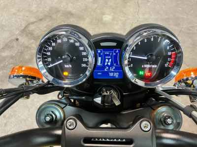 Kawasaki Z900RS 2023