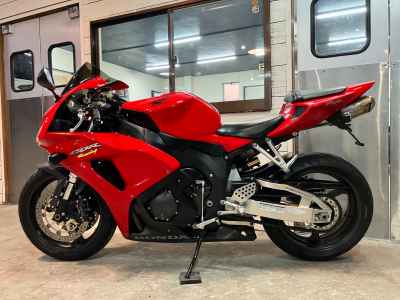 Honda CBR1000RR 2006