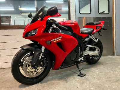 Honda CBR1000RR 2006