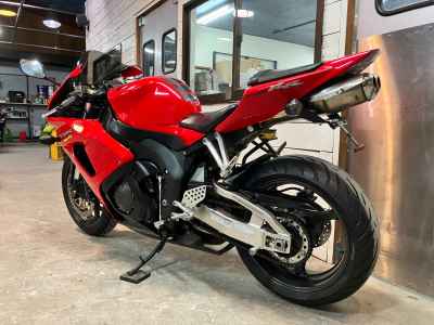 Honda CBR1000RR 2006