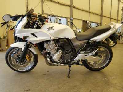 Honda CB400 Super Boldor 2010