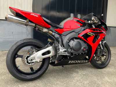 Honda CBR1000RR 2006