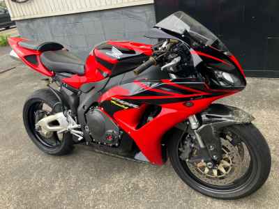 Honda CBR1000RR 2006