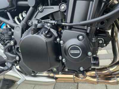 Kawasaki Z900RS Cafe 2025