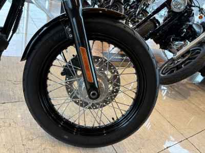 Harley-Davidson Street Bob FXDB1580 2013