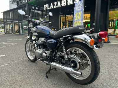 Kawasaki W800 2021