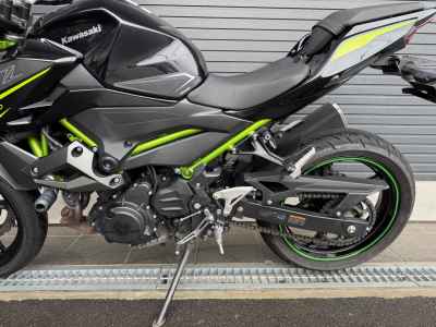 Kawasaki Z400 2023