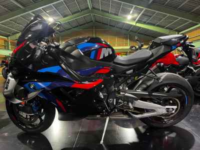 BMW M1000RR 2025