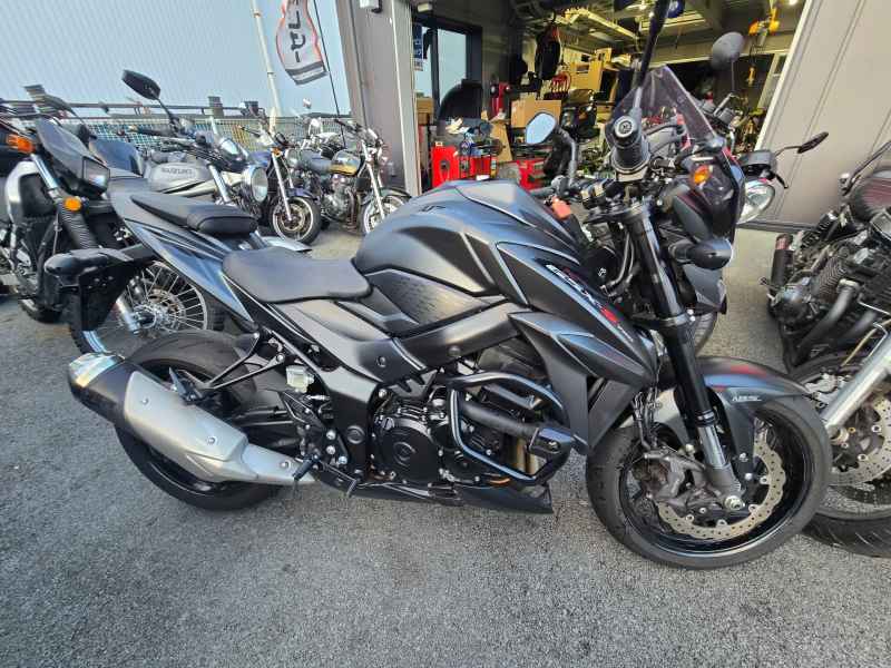 Suzuki GSX-S750 2021